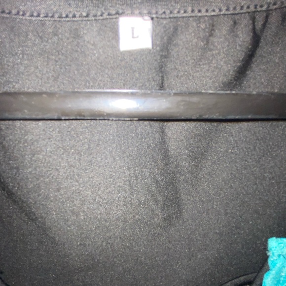 NWOT Black and Green Sleeveless Blouse with Cut Out Tie Front - Picture 10 of 11